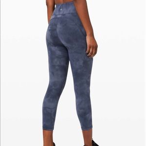Lululemon Invigorate Crop 23” Diamond Dye Naval Blue Size 2